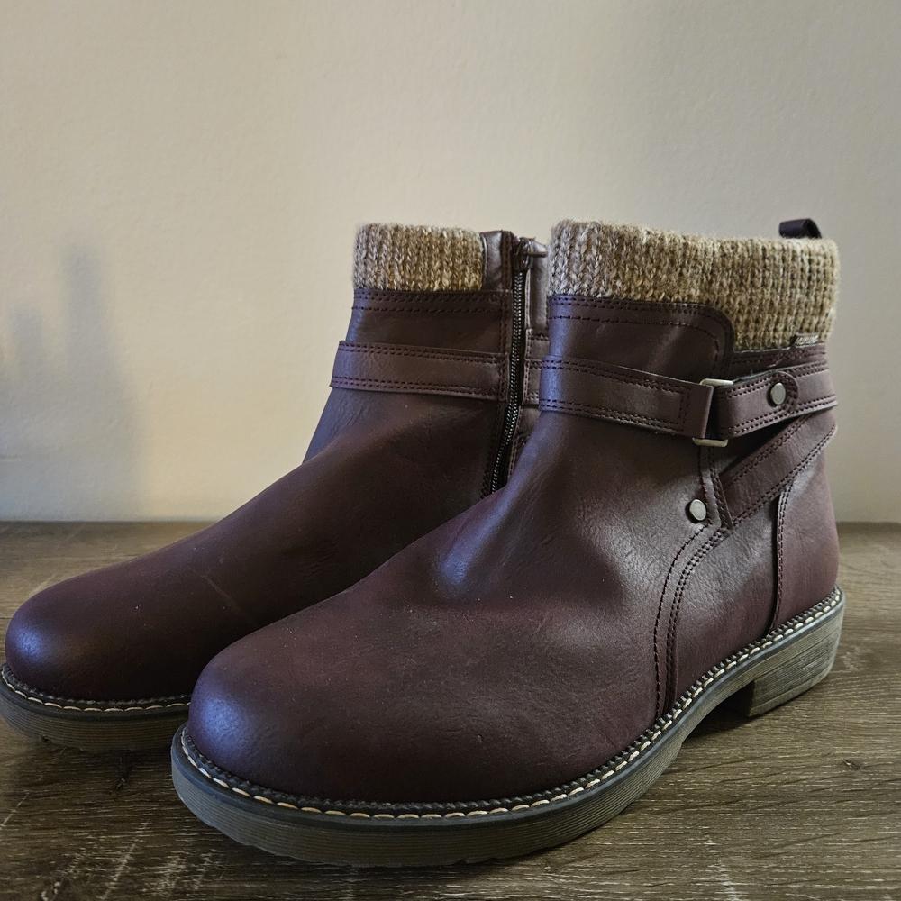 Muk Luks Block Ankle Bootie Burgundy Zip Straps Buckle Memory Foam Women's 11W